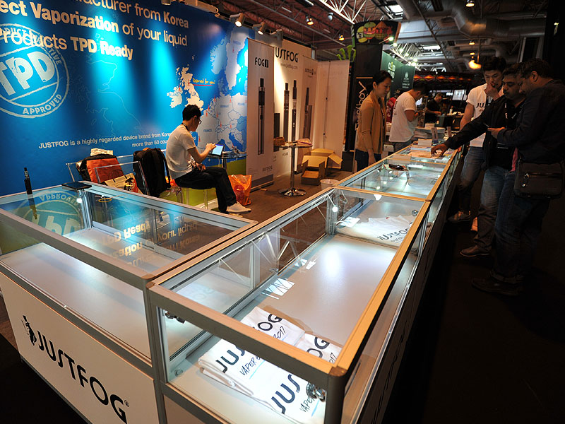 The best exhibition furniture rental options for creating eye-catching exhibitor stands